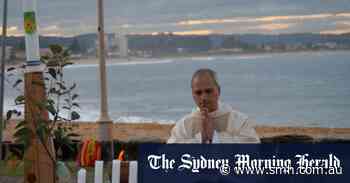 Loves Tim Tams, hates Vegemite: The day Pope Leo said Mass at iconic Sydney beach