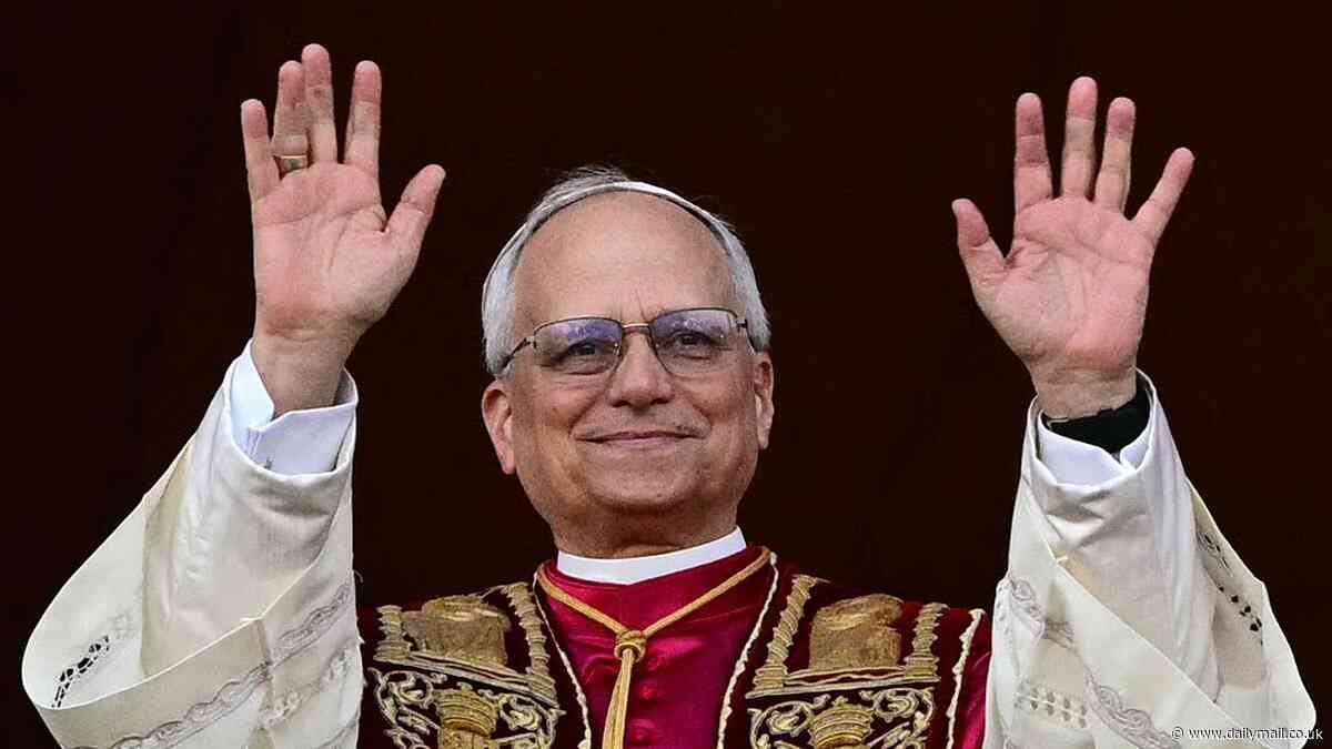 Stunning moment Pope Leo XIV caught on camera at 2005 World Series game in Chicago