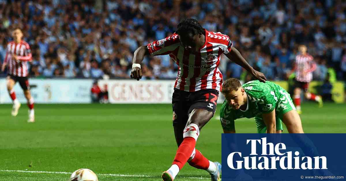 Mayenda punishes huge Coventry error to put Sunderland on top in playoff