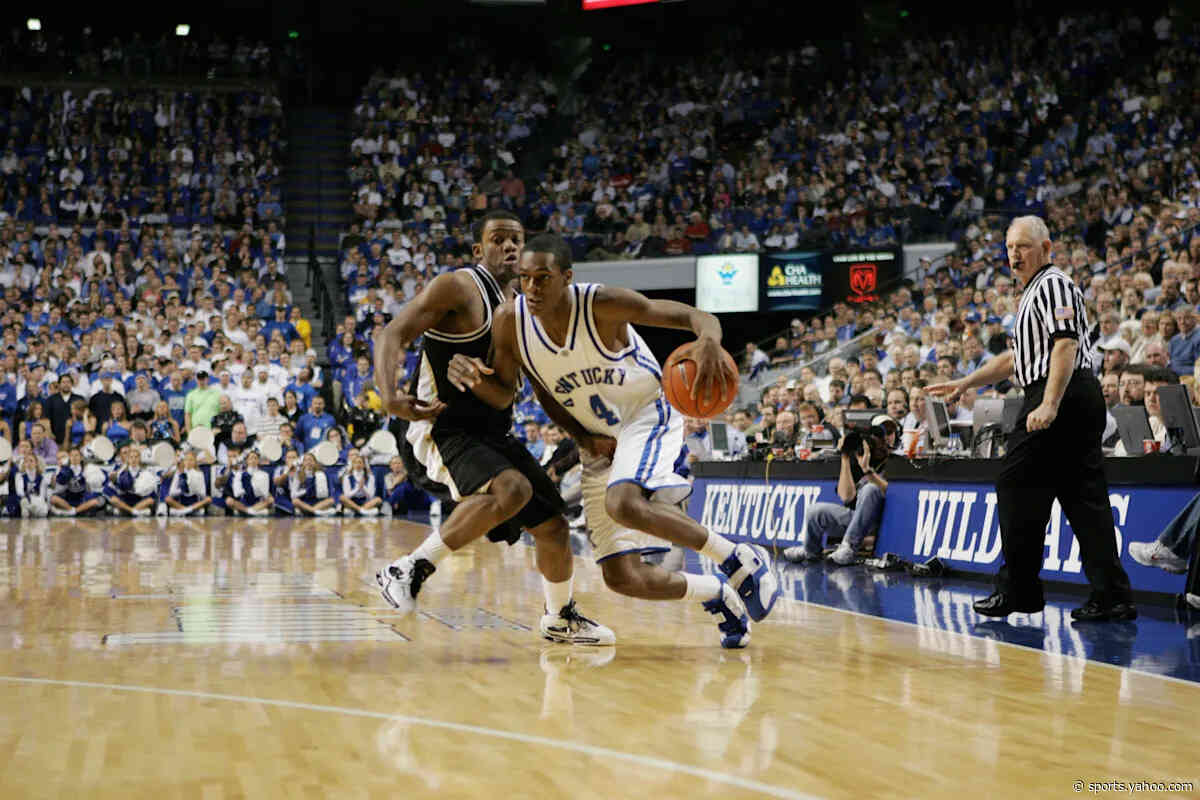 Rajon Rondo graduates from University of Kentucky after finishing undergraduate degree
