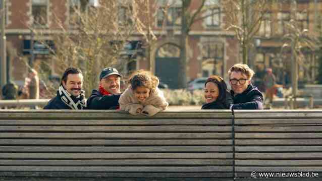 Het verhaal van Scottie (4), die bij haar geboorte meteen een mama en drie papa’s had: “Ze krijgt meer dan genoeg liefde, dit is hoe we het wilden”