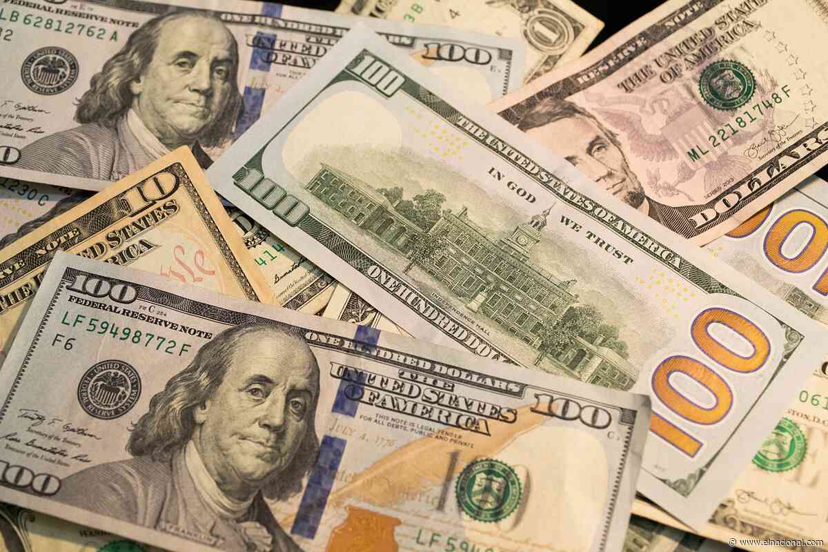 Así cerraron el dólar oficial y el paralelo este viernes