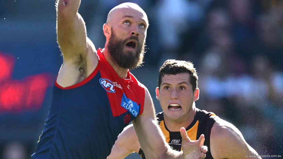 LIVE AFL: Flag fancy ‘struggling’ in tussle to cull crazy 7-yr hoodoo as star plots form return