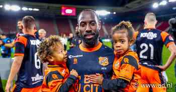 FC Volendam viert feest op Ibiza, maar ‘amateur’ Vurnon Anita blijft thuis: ‘Ik ben hard nodig bij mijn vier kinderen’