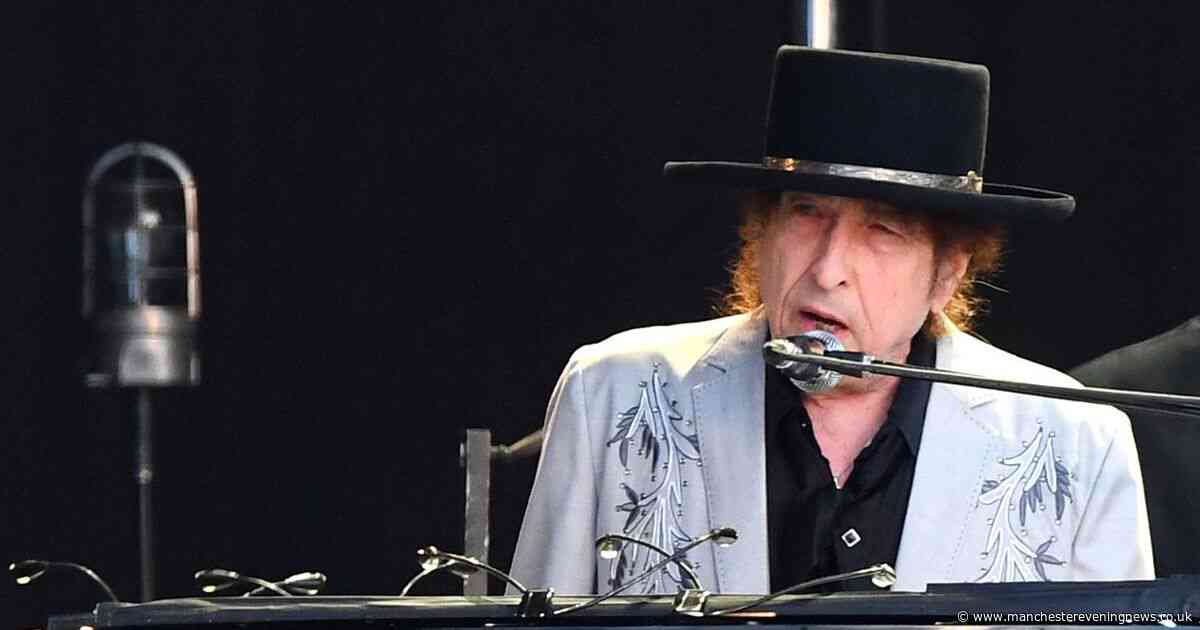 Bob Dylan's fans think he 'forgot' about one of best songs that was never recorded