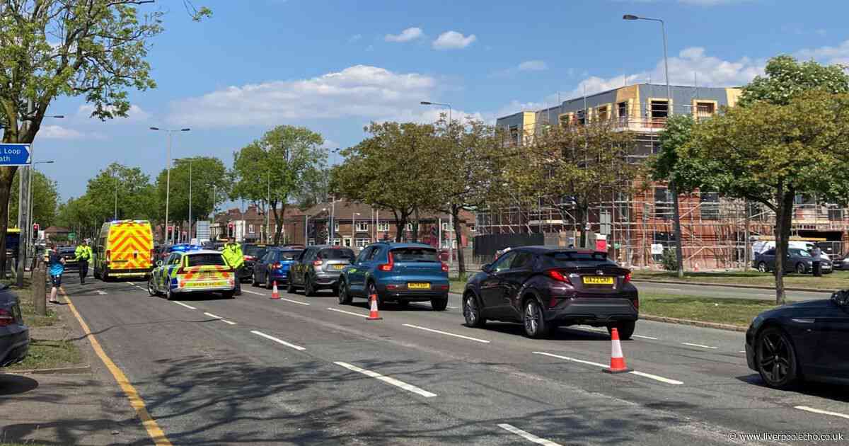 Live police incident as major Liverpool roads closed and buses diverted