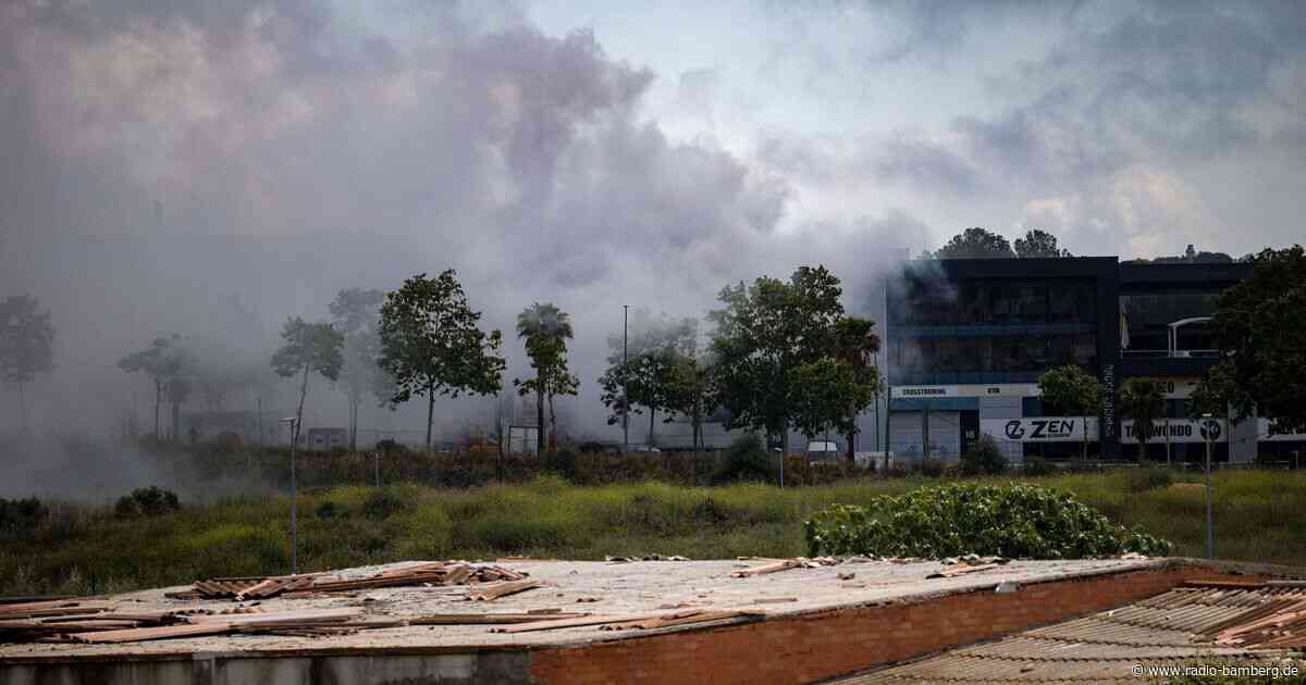 Brand in Chlorlager: 150.000 Spanier durften nicht ins Freie