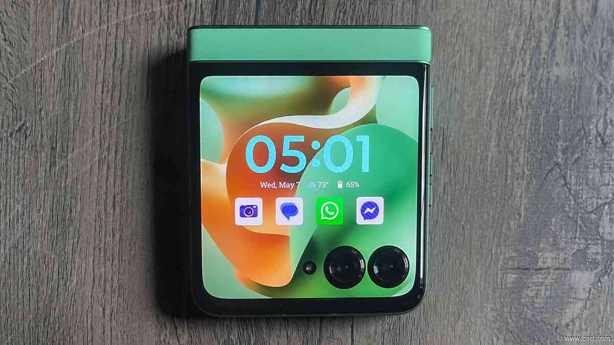 I've Been Testing the Motorola Razr for a Day and It's Already a Fun Companion