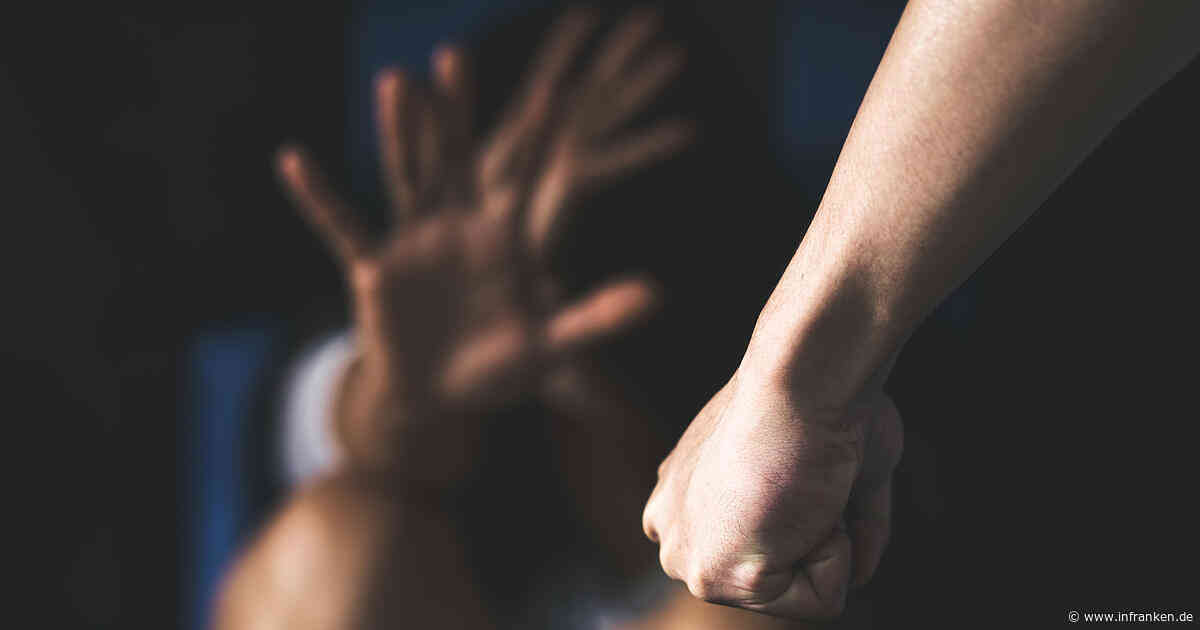 Kreis Kitzingen: Streit unter Bekannten endet für Schlichter im Krankenhaus