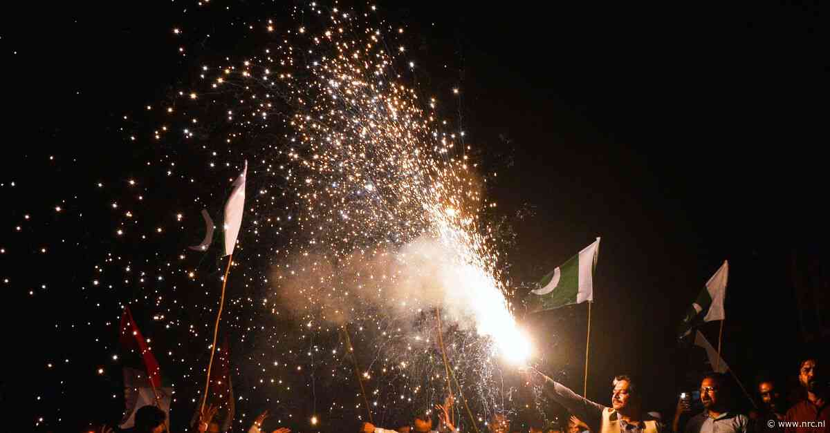 De eerste explosies worden al snel gemeld na het ingaan van de wapenstilstand India en Pakistan