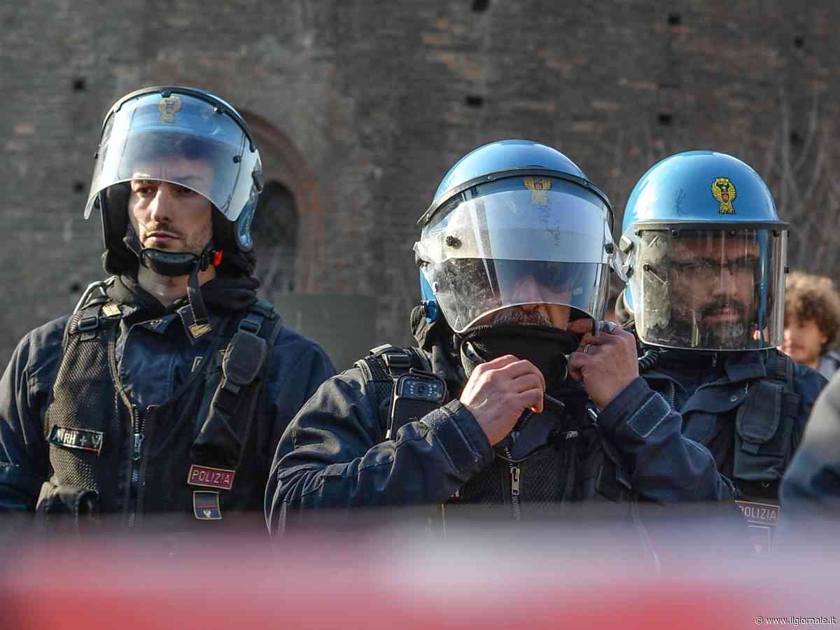 Uova, insulti e minacce: così la sinistra prova a sabotare i giovani di Fratelli d’Italia