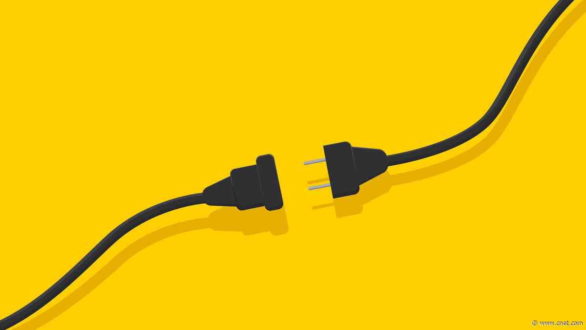 Stop Plugging Your AC Into an Extension Cord, Electricians Warn