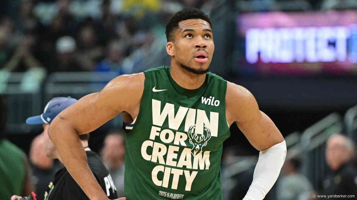 Giannis Antetokounmpo issues four-word response to talk about his future