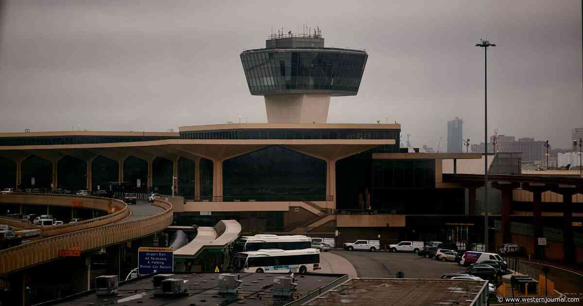 Air Traffic Control 'Glitch' Causes Another Terrifying Situation at One of America's Busiest Airports