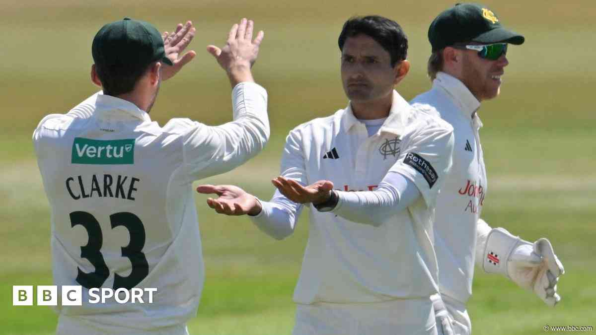 Abbas puts leaders Notts on top against Hampshire