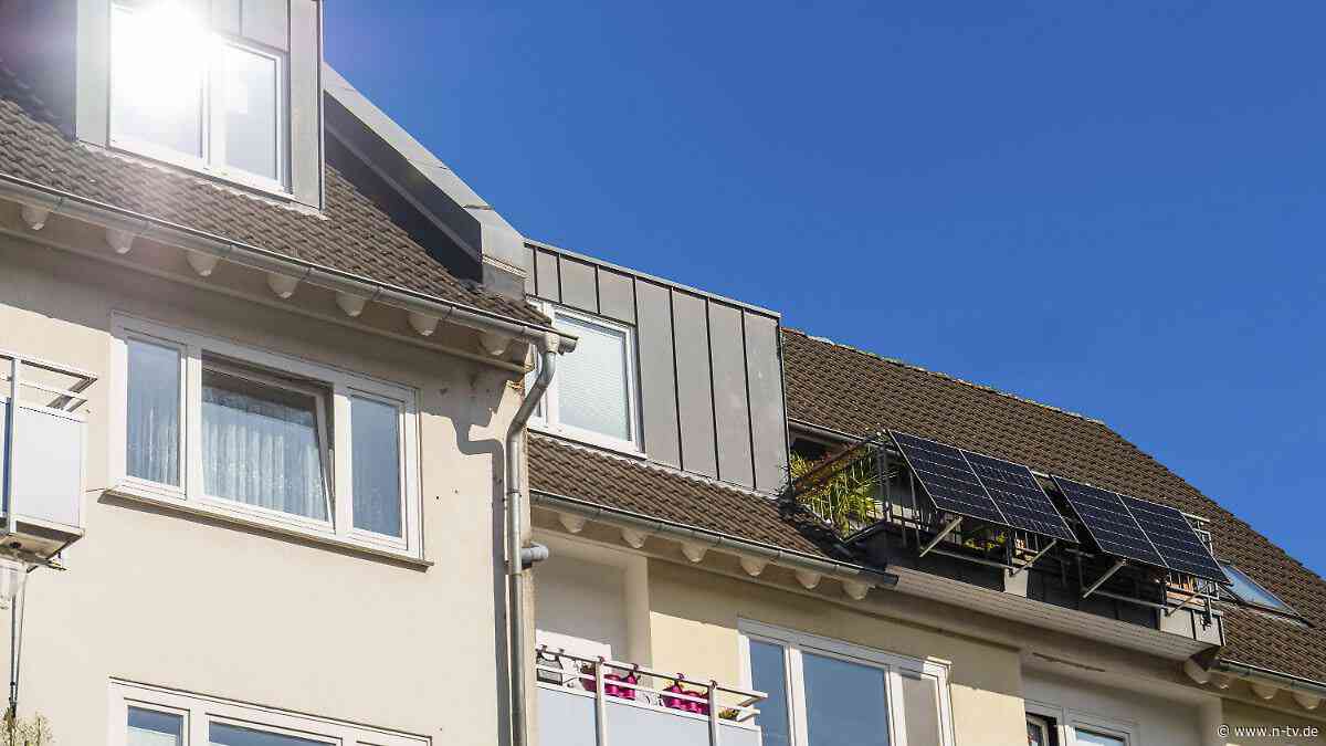 Kosten amortisieren sich schnell: Ein Viertel der Deutschen offen für Balkon-Solaranlage