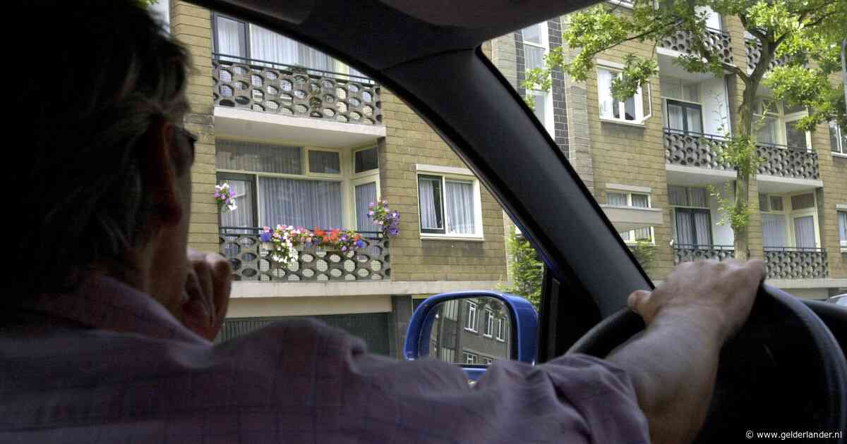 Controleurs bijstandsfraude achtervolgd en klemgereden: ‘Dit is niet te tolereren’