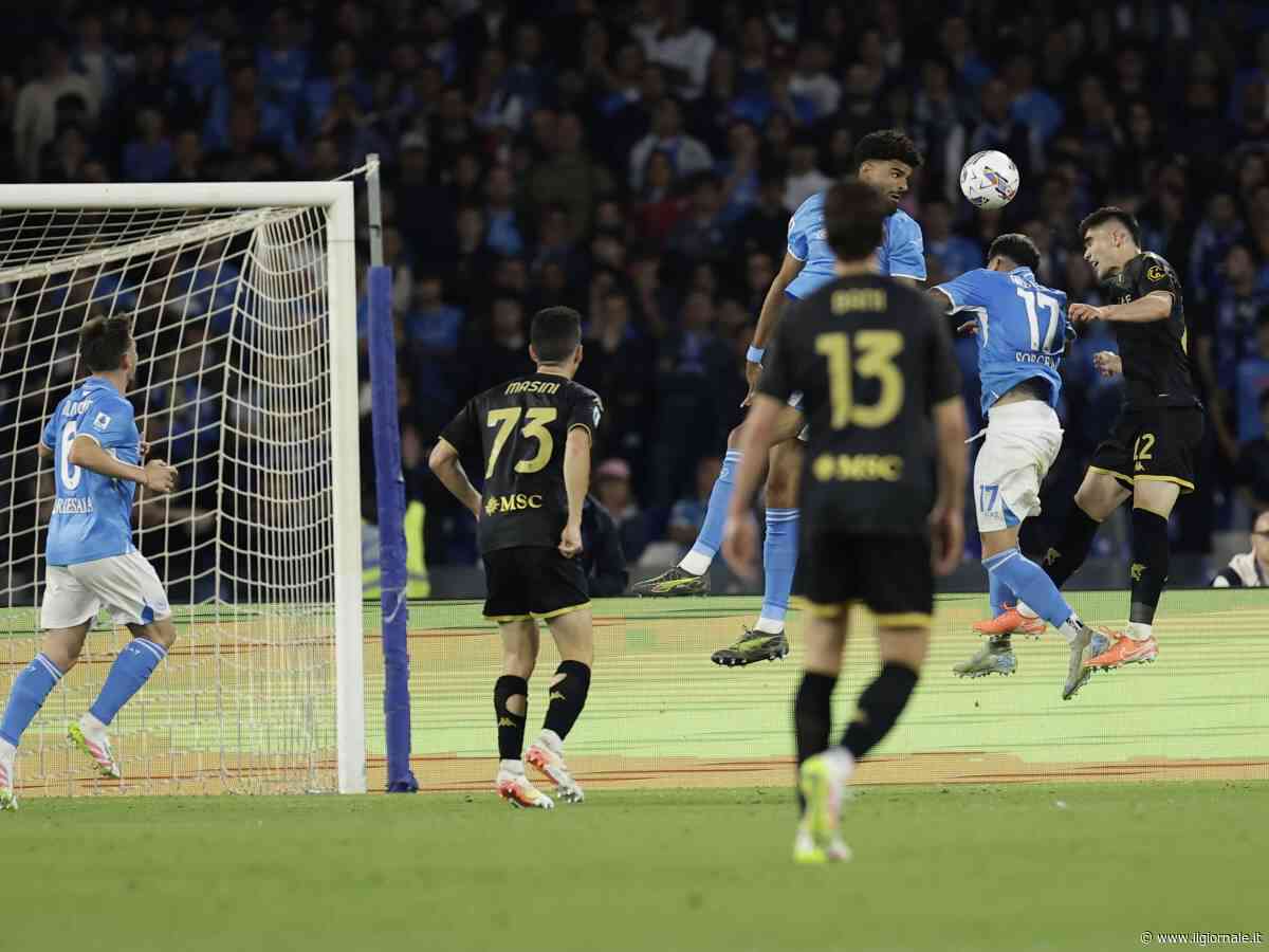 Serie A, l'Inter a un punto dal Napoli: volata scudetto infuocata, occhi su Parma e Bergamo