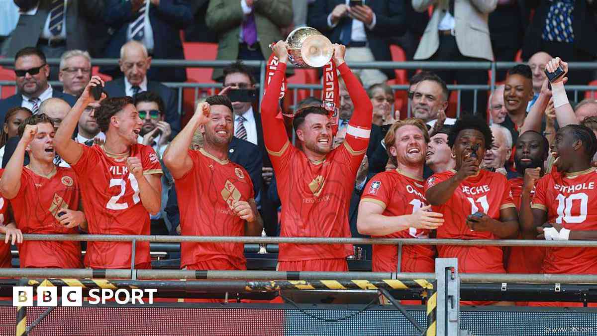 Whitstable beat Whyteleafe to win FA Vase