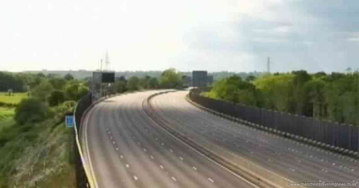 Child dies after M4 crash in Berkshire sees minibus overturn as motorway slip road remains closed