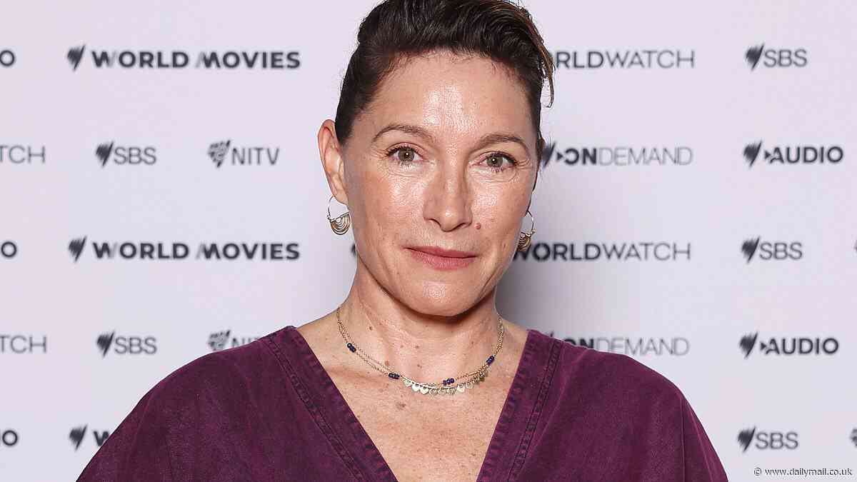 Bump actress Claudia Karvan breaks down over tragic family secret: 'I couldn't have prepared myself'