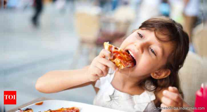 Just 5 minutes of junk food ads can drive kids to eat more: Study