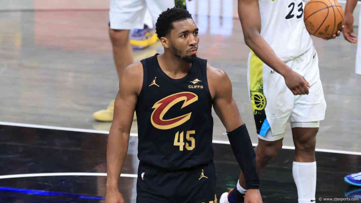 Donovan Mitchell injury: Cavaliers star exits Game 4 blowout vs. Pacers with ankle issue