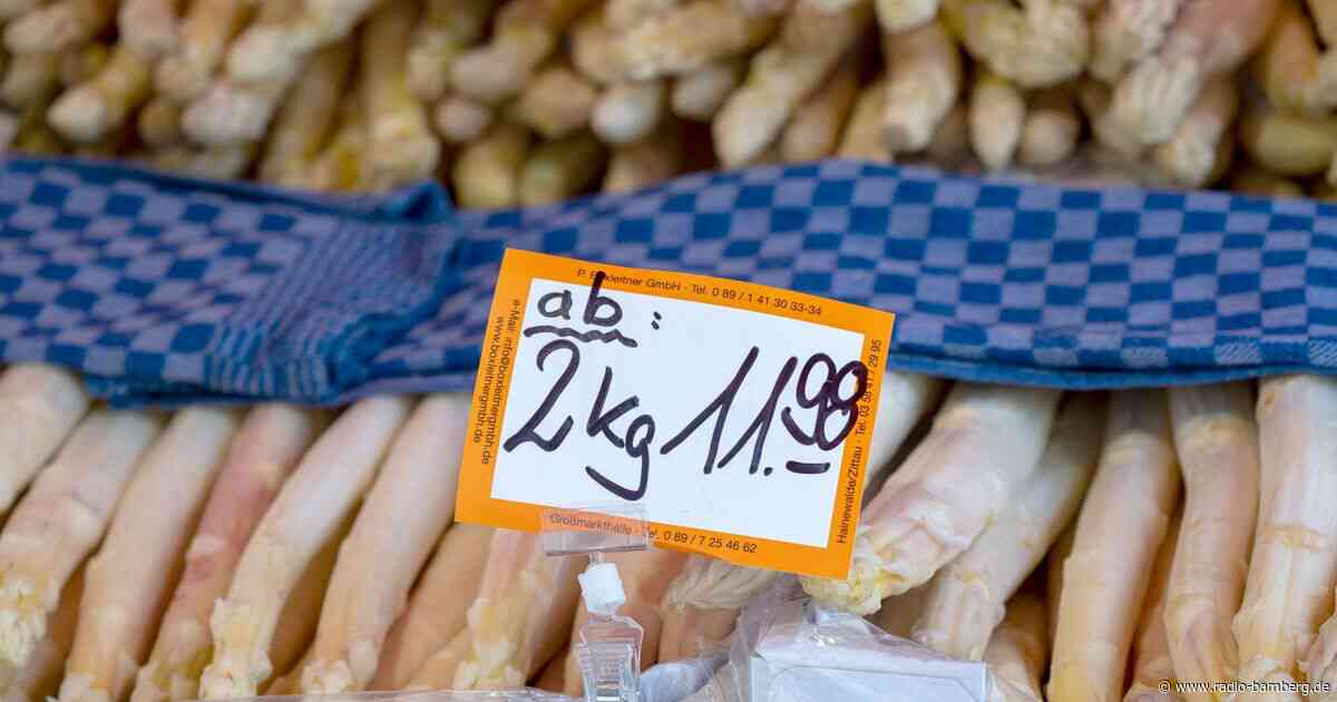 Bayerns Spargelbauern vor Saisonmitte zufrieden