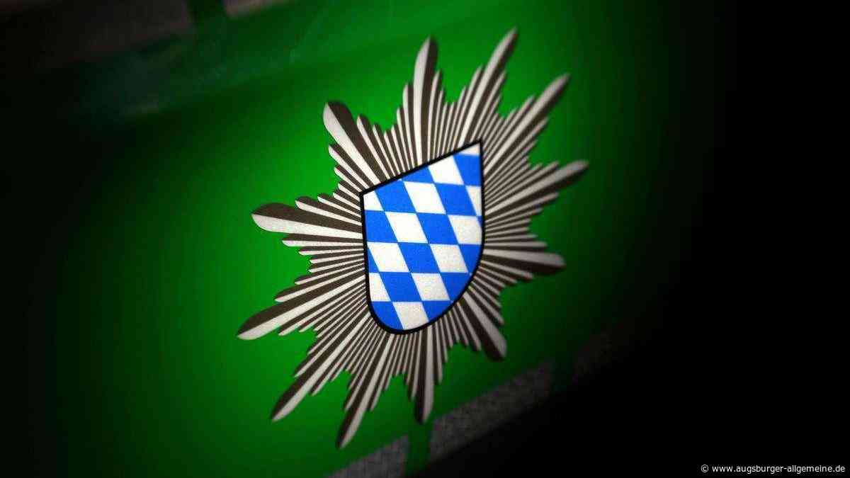 Mann beleidigt Autofahrerin und wirft Steine