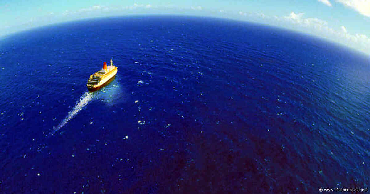 “Sono sopravvissuti in barca bollendo i pesci con l’acqua arrugginita del motore”: dispersi nell’Oceano per due mesi, sono stati ritrovati vivi 5 pescatori