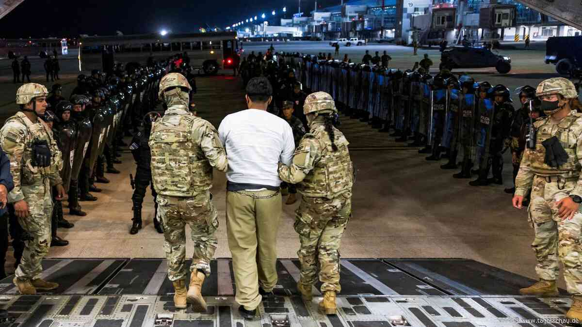 US-Richterin erlaubt Abschiebungen per Kriegsgesetz von 1798