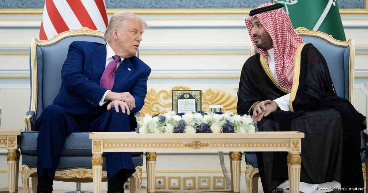 White House Celebrates as Trump Secures 'Historic' Win Immediately After Arriving in Middle East