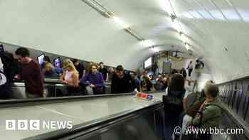 TfL urged to &#39;do better&#39; after power cut disruption