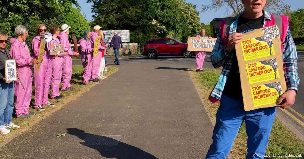 Protesters gather outside Hamworthy Club against incinerator