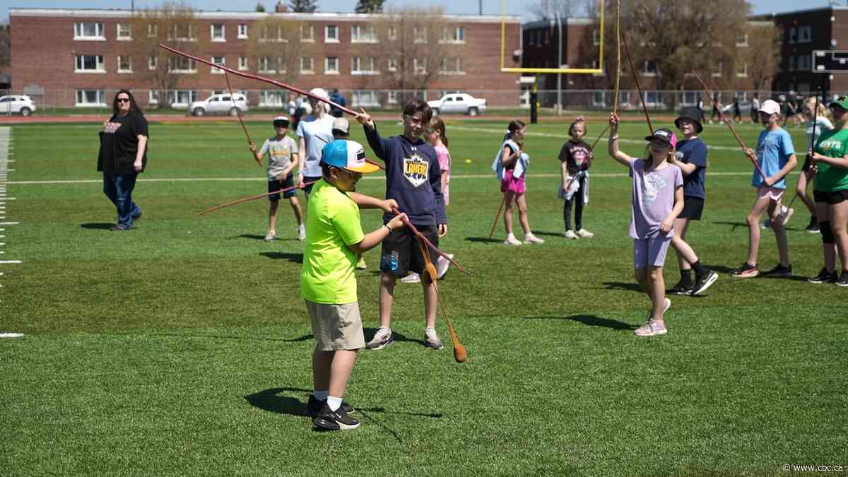 Students experience the spirit of Mino Mashkiki