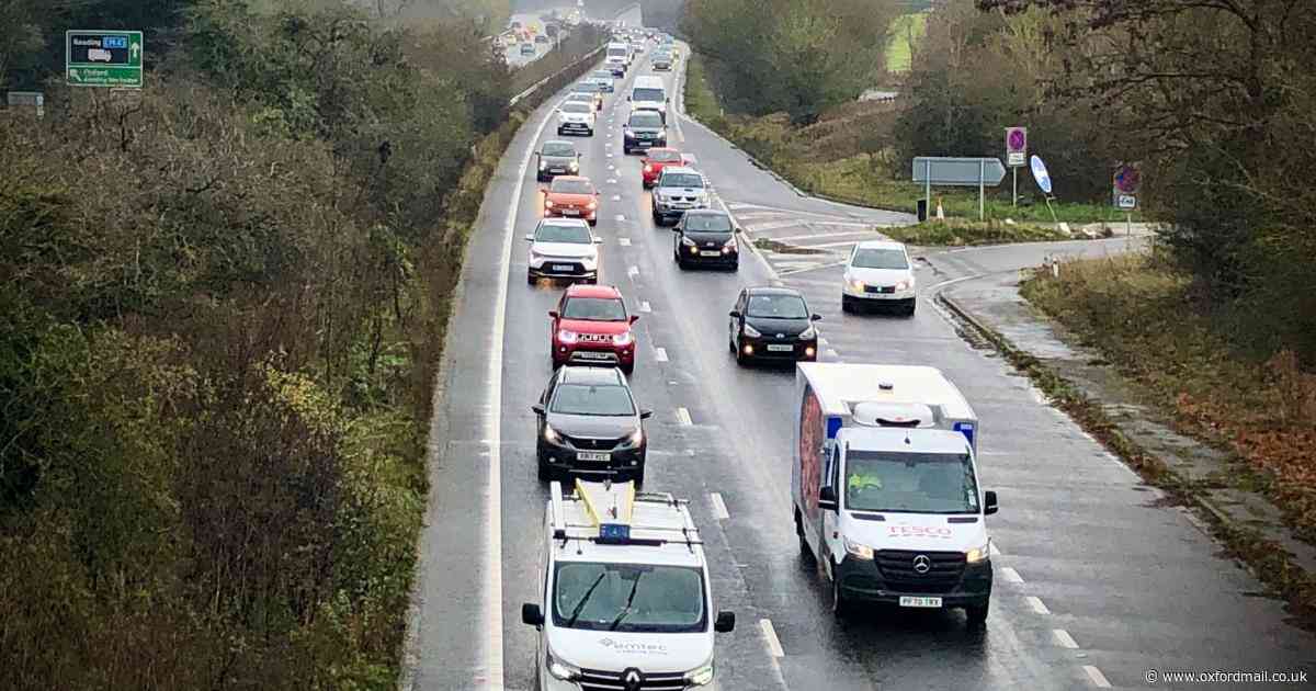 Traffic incident on major Oxford A-road causes severe delays