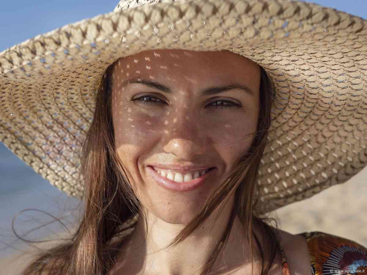Preparare la pelle al sole, ecco cosa fare per un'abbronzatura sana
