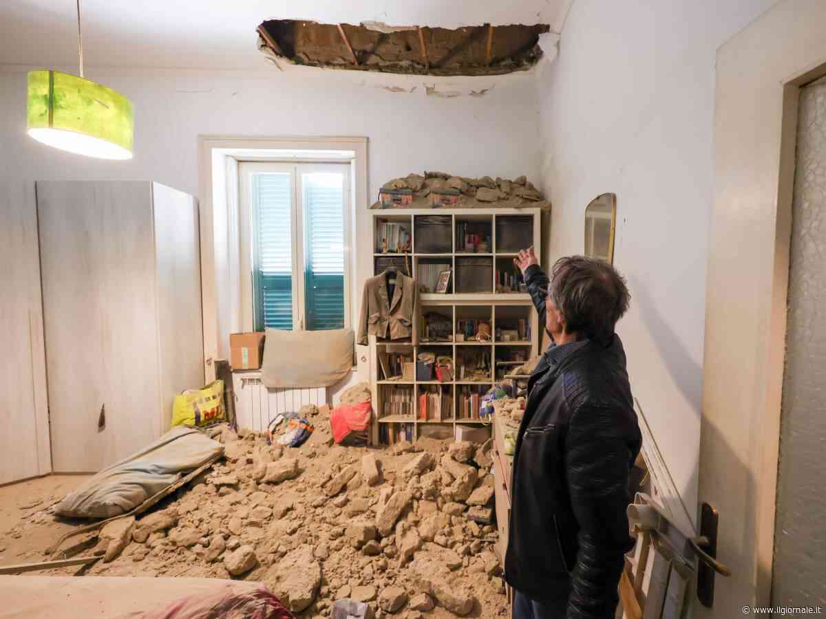 "Il 20% è abusivo. Non vogliamo contare i morti". Perché a Napoli può essere una strage