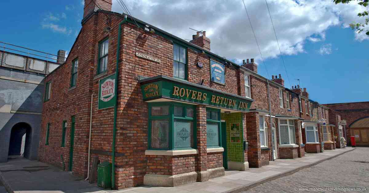 Coronation Street and Emmerdale fans 'work out' which two characters will 'crossover' in soap first