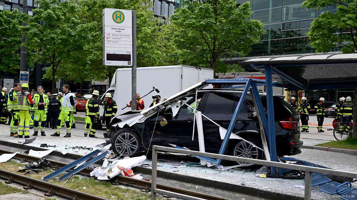 Auto erfasste 22-Jährige: Studentin stirbt eine Woche nach Haltestellen-Unfall