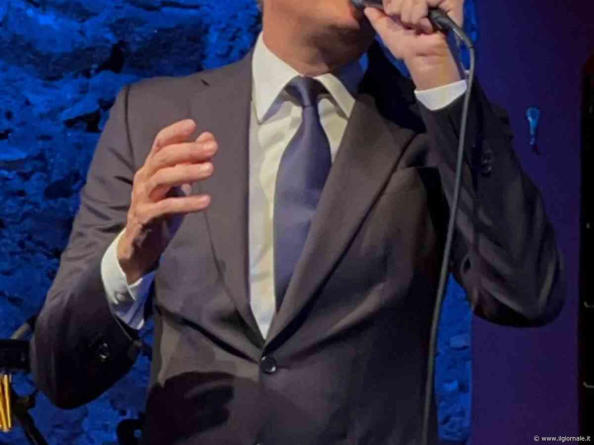 "Certi party".  Simone Baldelli canta la "sua" mondanità