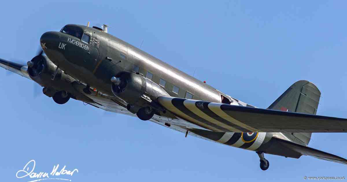 Flypast to celebrate VE Day at North Yorkshire tractor event