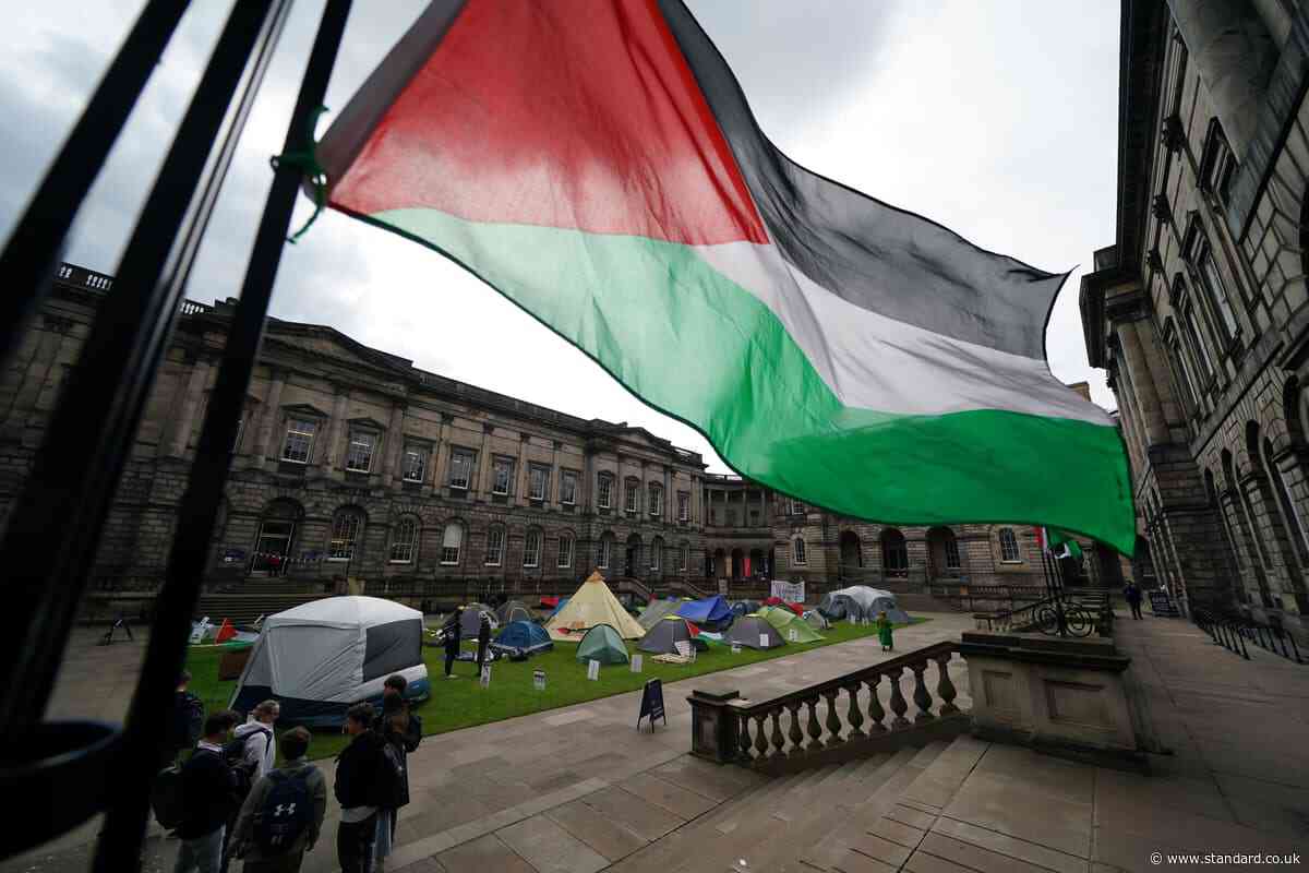 Minister calls on Israel to end ‘indefensible’ blockade on Gaza humanitarian aid