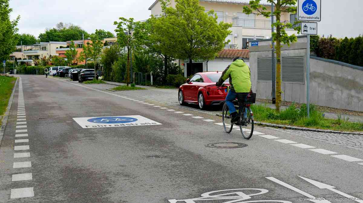 Für mehr Sichtbarkeit: Ingolstadt markiert Fahrradstraßen neu