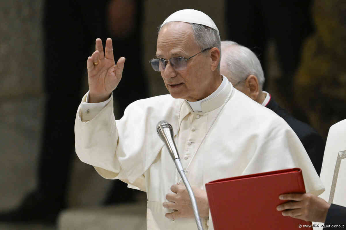 Papa Leone XIV: “Impiegherò ogni sforzo per la pace. Negoziamo, la Santa Sede è a disposizione per far incontrare i nemici”