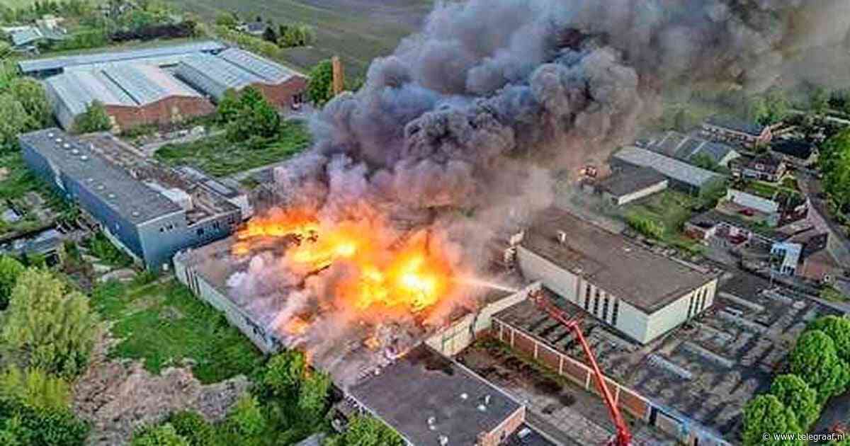 Gemeente: nog twee dagen voordat brand Oude Pekela uit is