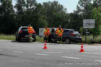 Persoon gewond bij aanrijding op kruispunt