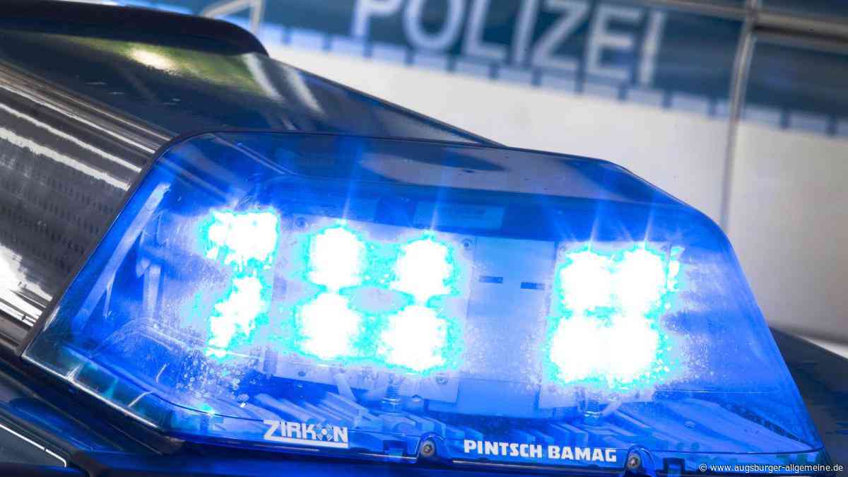 Brand nach Lkw-Unfall auf A8: Autobahn zwischen Stuttgart und Ulm gesperrt