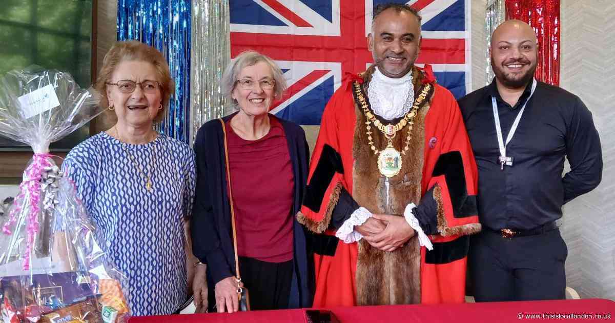 VE Day anniversary remembered with 1940s garden party