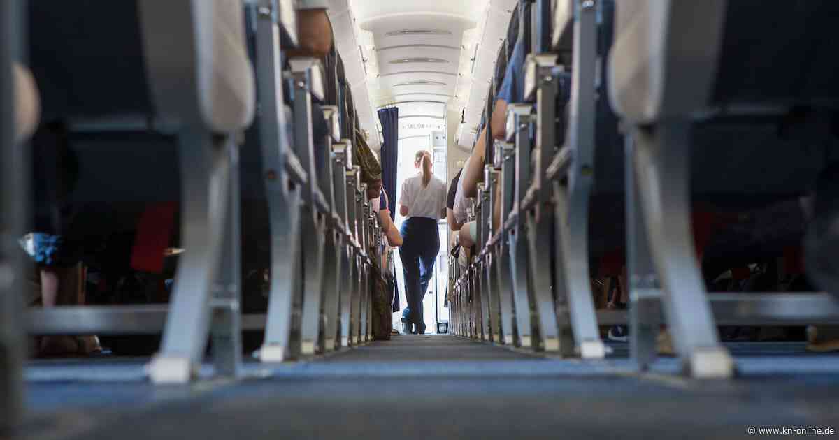 Schlafen auf dem Kabinenboden im Flugzeug: Ist der Tiktok-Trick erlaubt?
